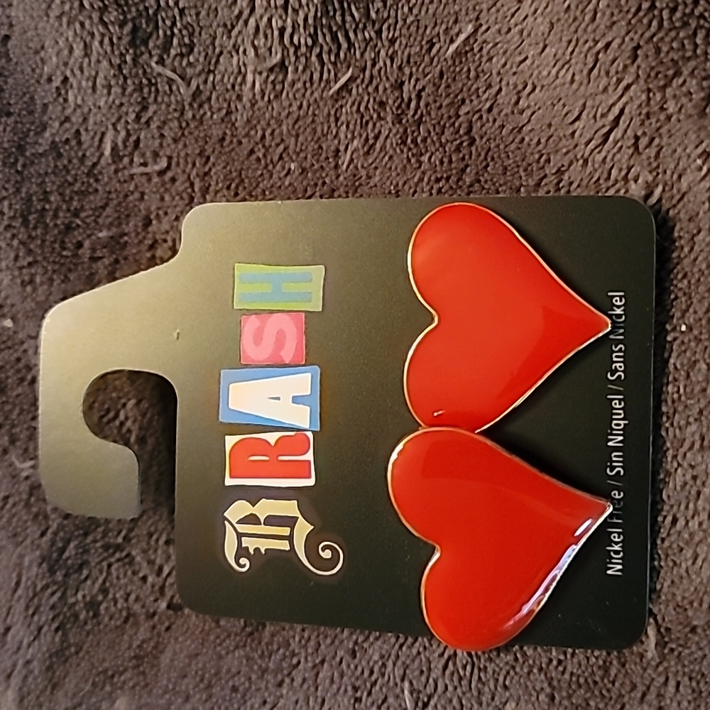 Brash Heart Earrings